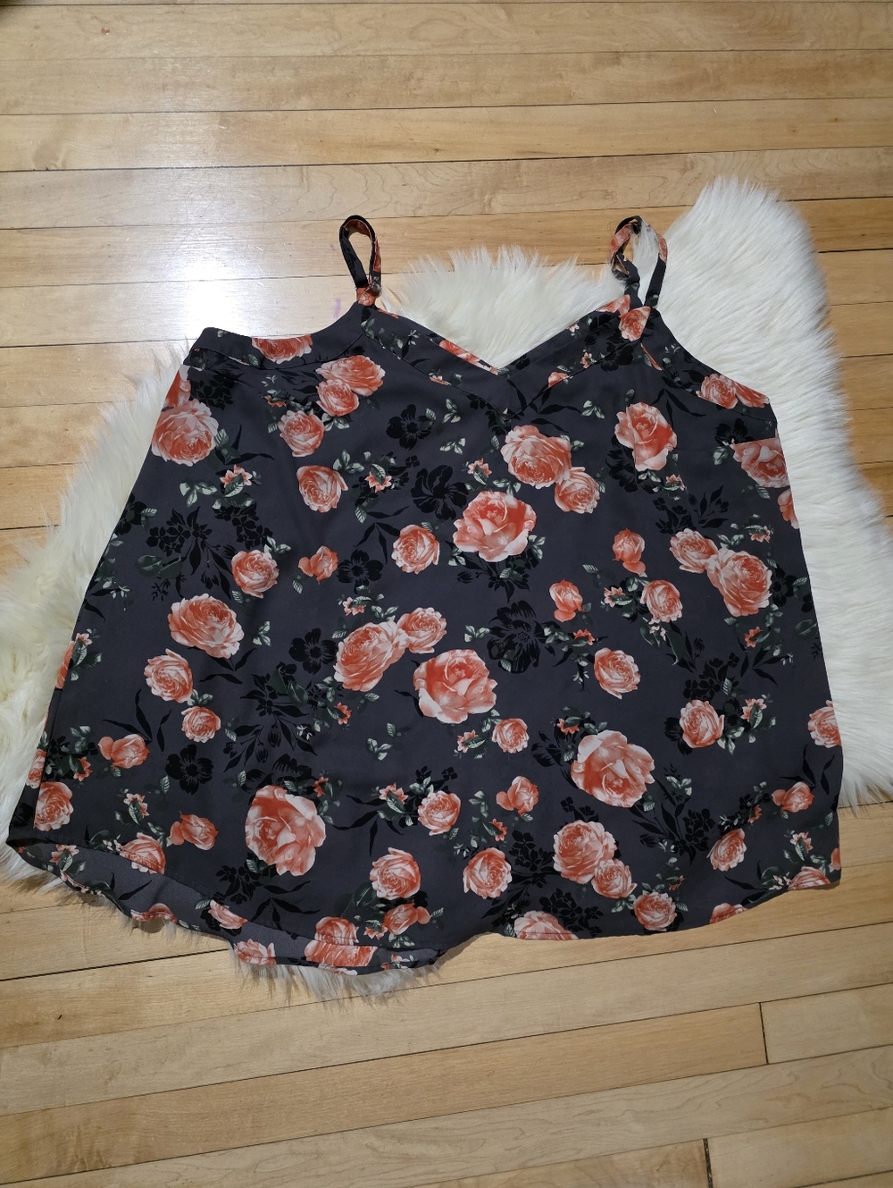 Torrid Plus Sz 1 Tank Top Blouse Gray with Floral Print Sleeveless Rayon